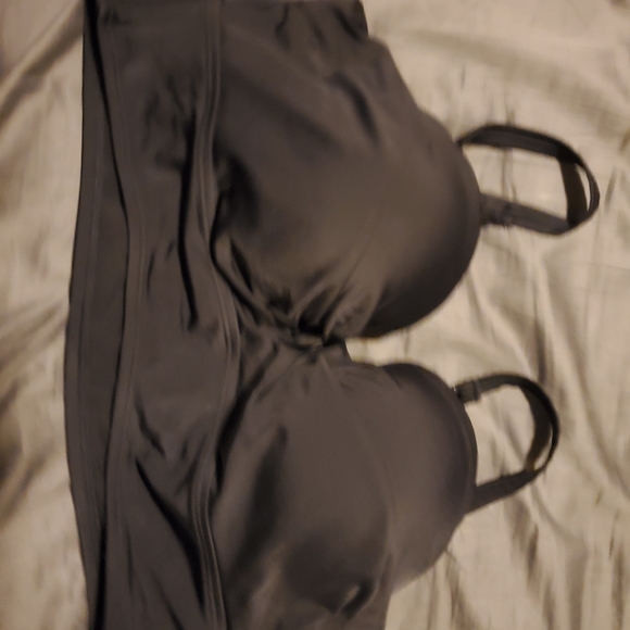 1x Torrid Swim Top